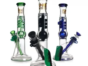 HUNKS SMOKE 11IN WATER PIPE HS-707