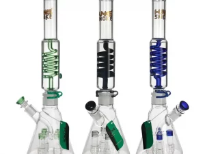 HUNKS SMOKE 18IN WATER PIPE HS-459